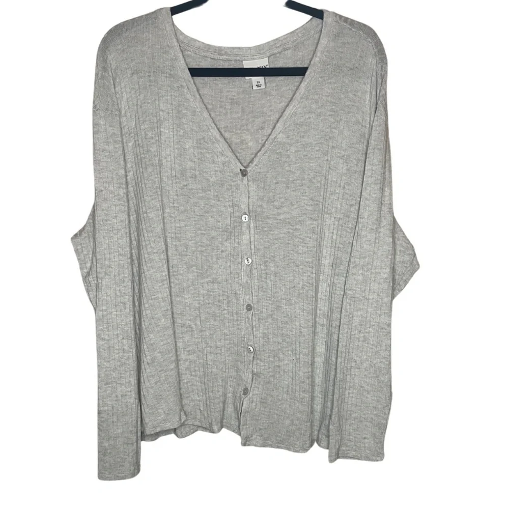 Ava & Viv Long Sleeve V-Neck Button Up Shirt - Picture 1 of 4